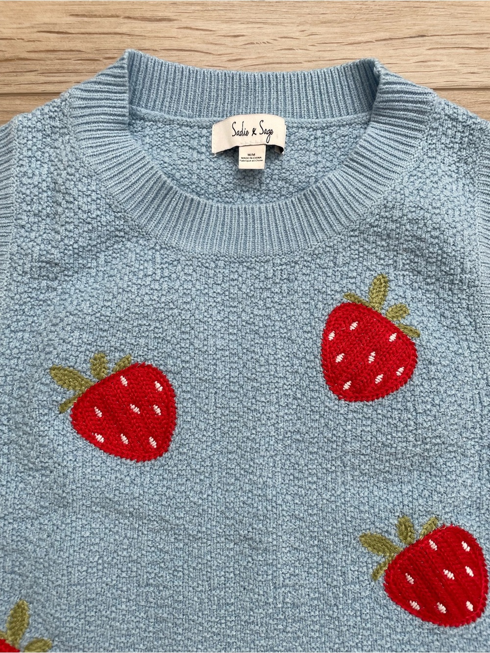 Women’s Sadie & Sage Light Blue Knit Tank with Red Strawberry Appliqués size med - Picture 4 of 5